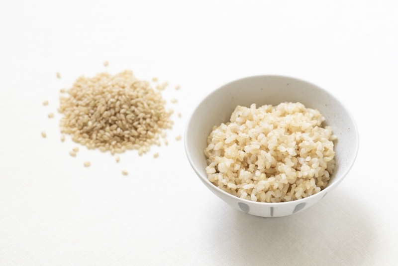 玄米、そば、全粒粉パンなどがGI値の低い食材