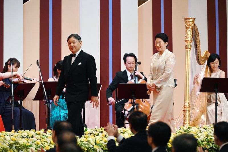 東京都内にあるホテルで開かれた2024年の日本国際賞授賞式に出席された天皇皇后両陛下