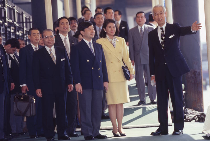 1999年4月、隅田川クルーズのため、乗船される天皇陛下（当時は皇太子）と雅子さま