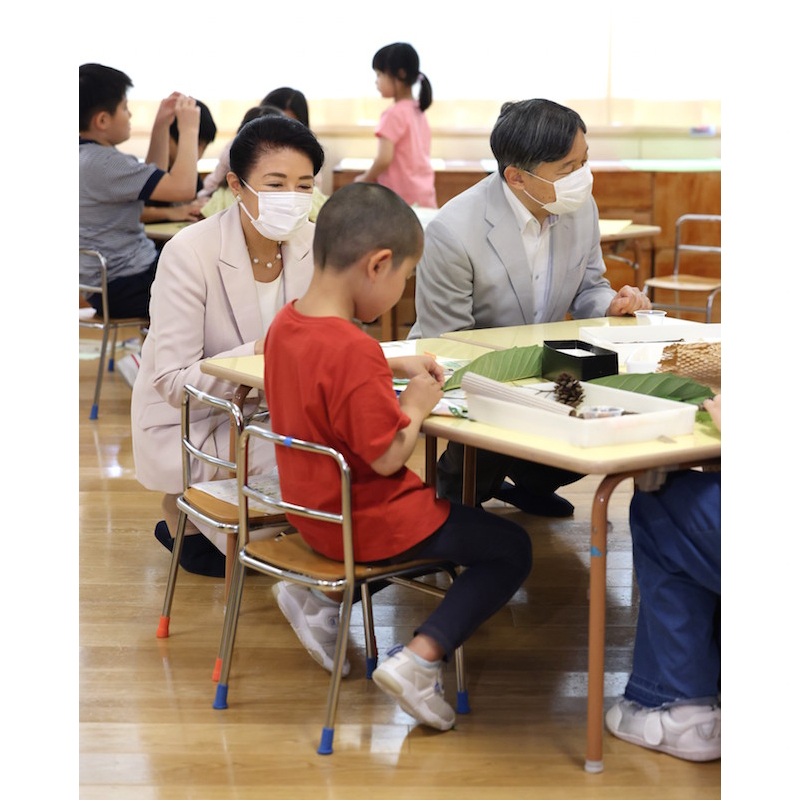 東京都内の幼稚園「九段幼稚園」をご訪問の天皇皇后両陛下