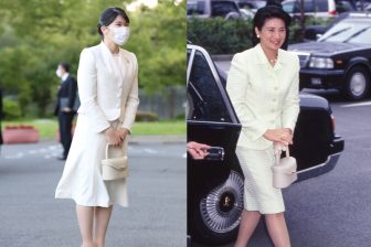 《22年の時を超えて》愛子さま初の単独ご公務でお持ちのバッグは、皇后雅子さまが以前使われていたもの　装いに見る「母と娘の絆」