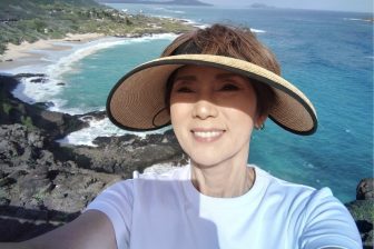 秋野暢子さん、がん闘病を経て「人生に限りあることは身に染みた。やりたいことはすぐ行動」1人でハワイ旅行も